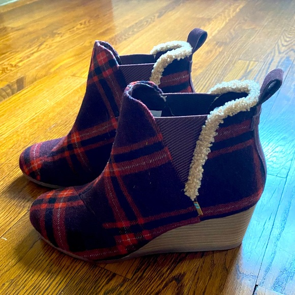 Toms Womens Plaid Suede Kelsey Wedge 